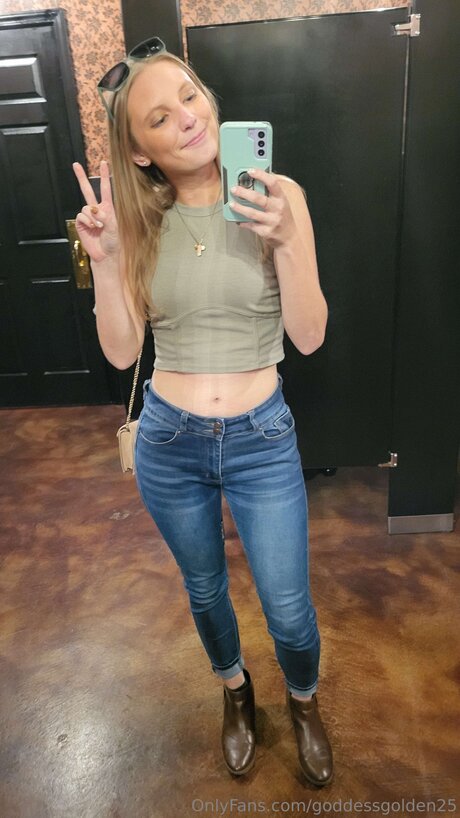 Goddessgolden25 onlyfans leaked pics