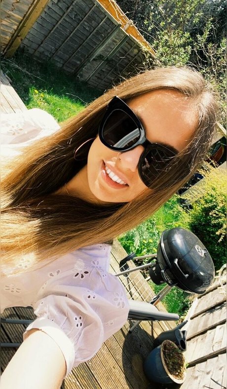 jess main onlyfans model