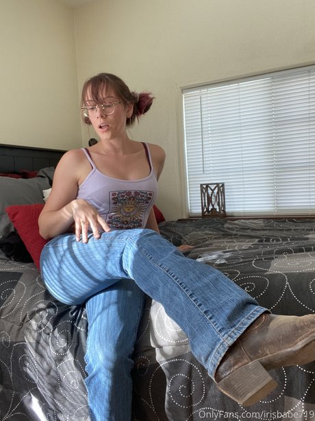 irisbabe719_ onlyfans model