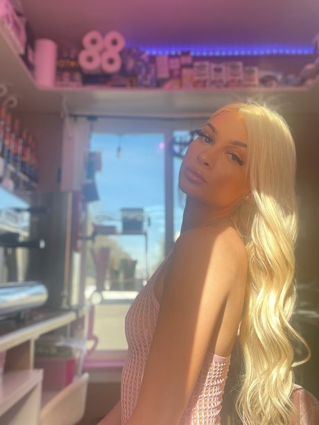 Dream Girl Koko onlyfans nude photos