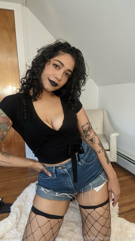 Misha Black onlyfans topless