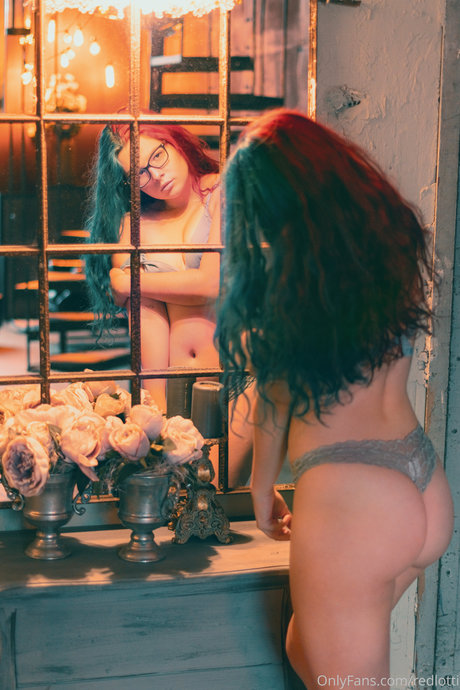 Lotti N only fans nude