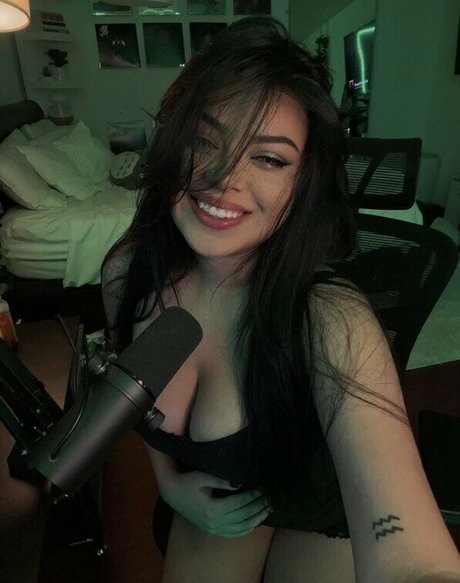 GMayaOF onlyfans posts