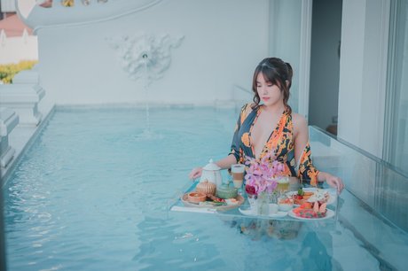 blonde natural onlyfans beautiful plate