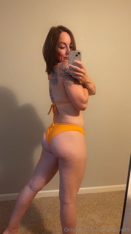 Starrelove69 strip onlyfans