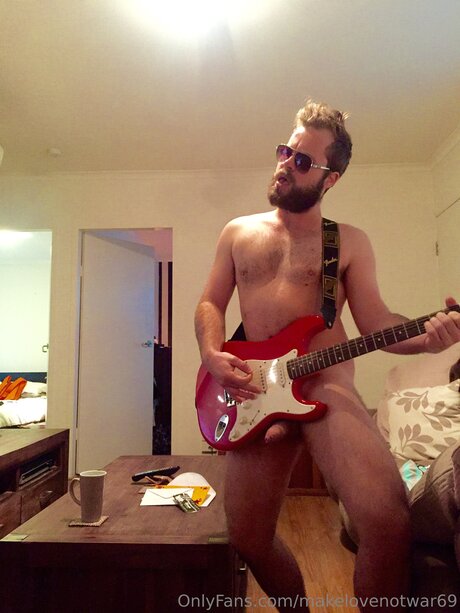 Makelovenotwar69 onlyfans nude pictures