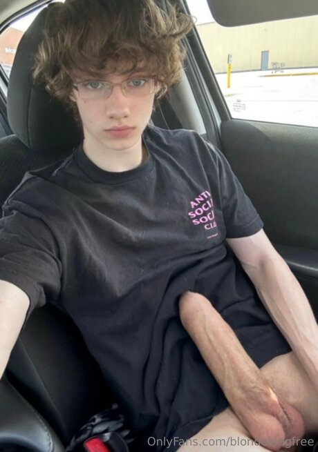 Blondekingfree leaks onlyfans