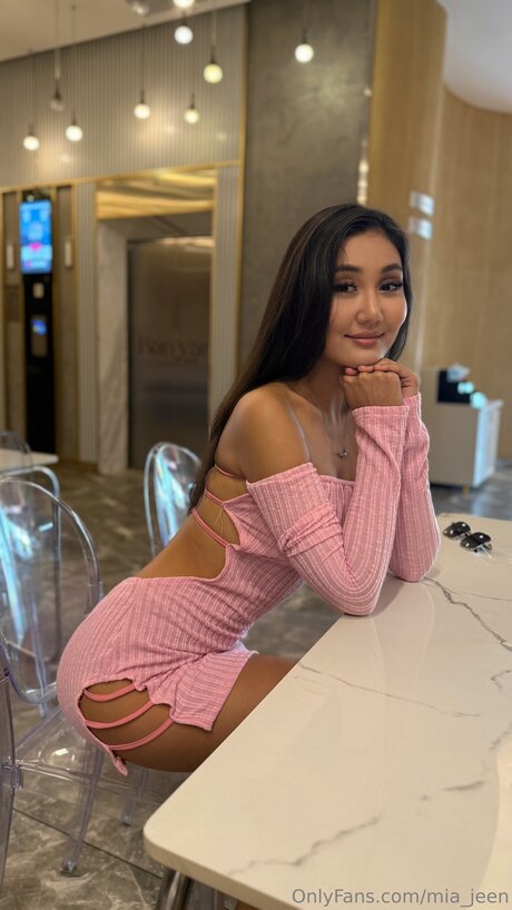Mia Jeen onlyfans nude photos