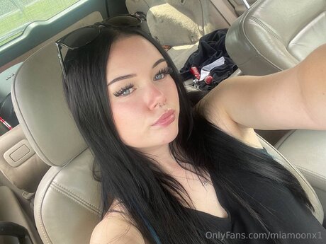 Miamoonx1 sextape onlyfans