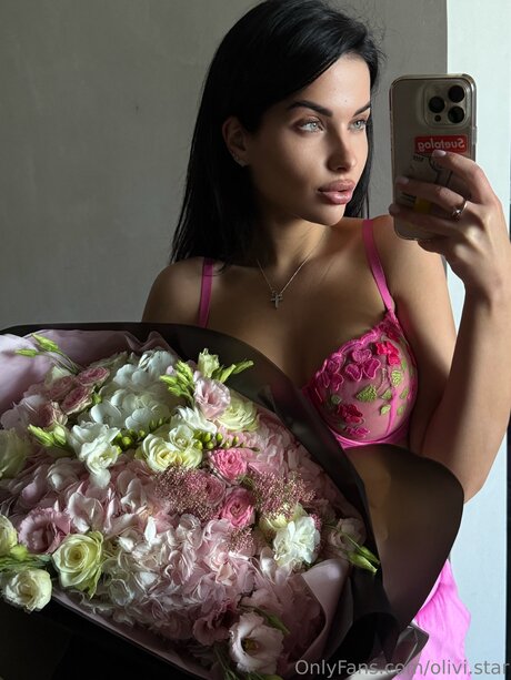 Olivi Star onlyfans public photos