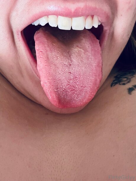 Bellathecat onlyfans nude leak