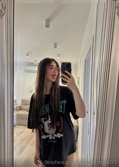 Princess Chloe777 onlyfans model