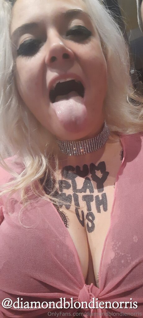 Diamondblondienorris onlyfans leaked