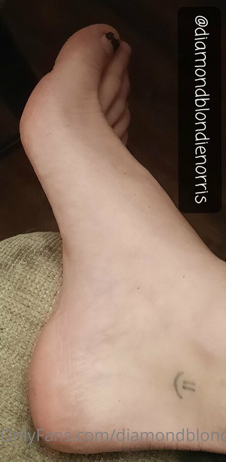 Diamondblondienorris onlyfans leaked pictures