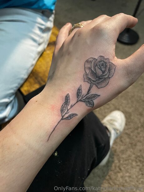 Katrynamaxxofficial nude only fans