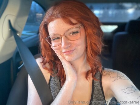 Thatlittlecarrotcakefree naked onlyfans leaks