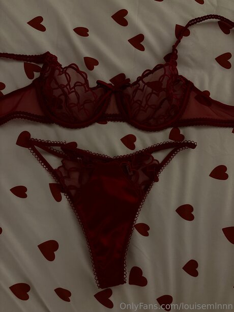 Louisemlnnn onlyfans nude photos