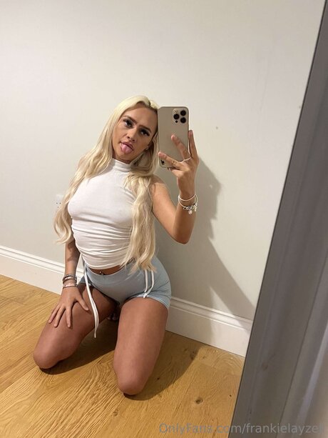 Frankielayzell onlyfans page