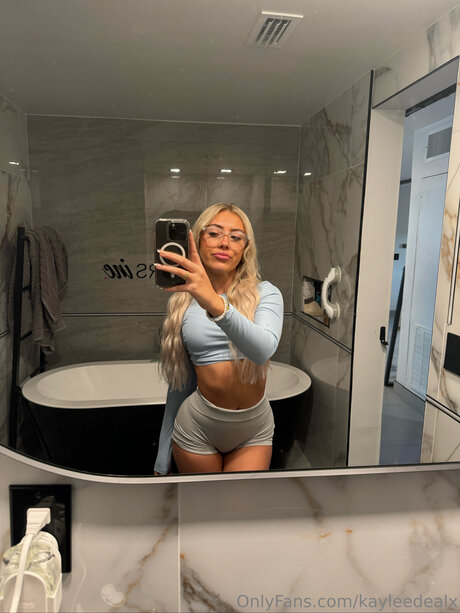 Blondemommyx porn only fans