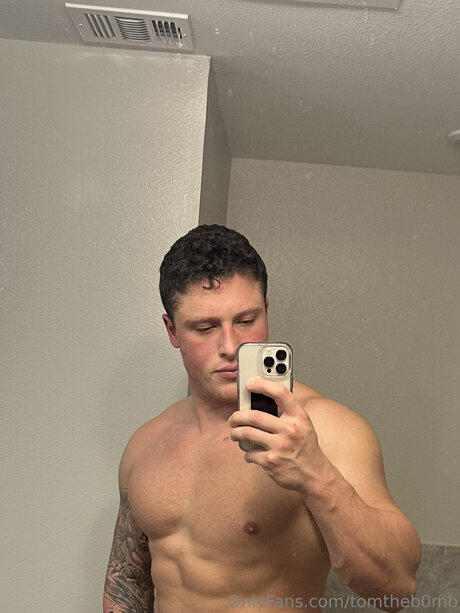 Tomtheb0mb free onlyfans