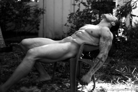 Tomtheb0mb porn onlyfans