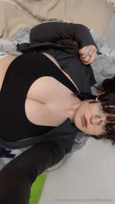 Greylittlerobin onlyfans content