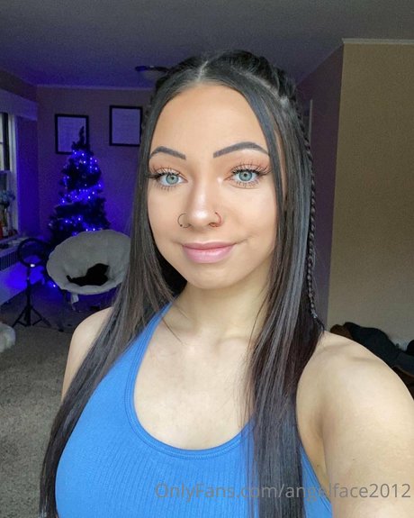 Ash Nicole onlyfans model