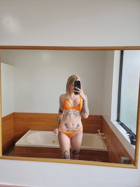 Kelsey Hazel feet onlyfans