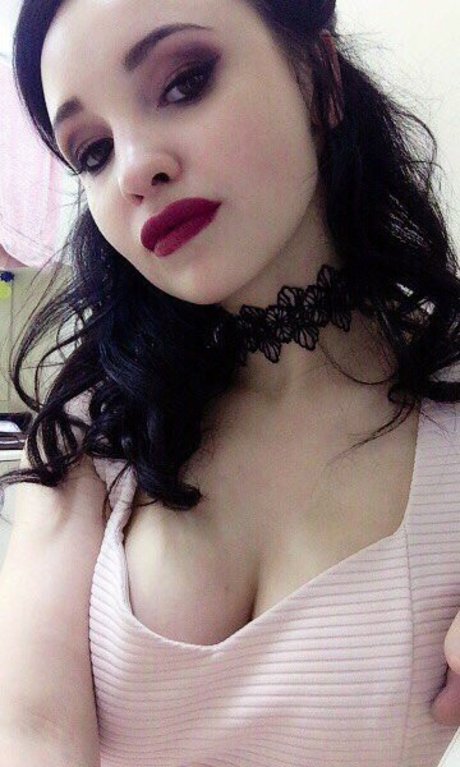 Ganja Babe onlyfans porn nude