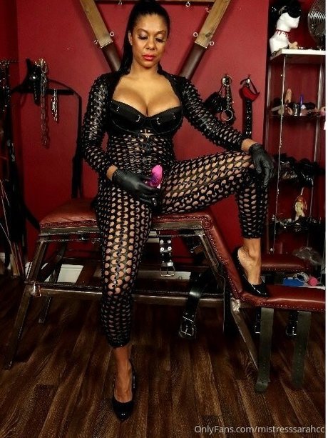 mistresssarahcc desnuda onlyfans