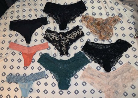 Sofia Amor topless onlyfans