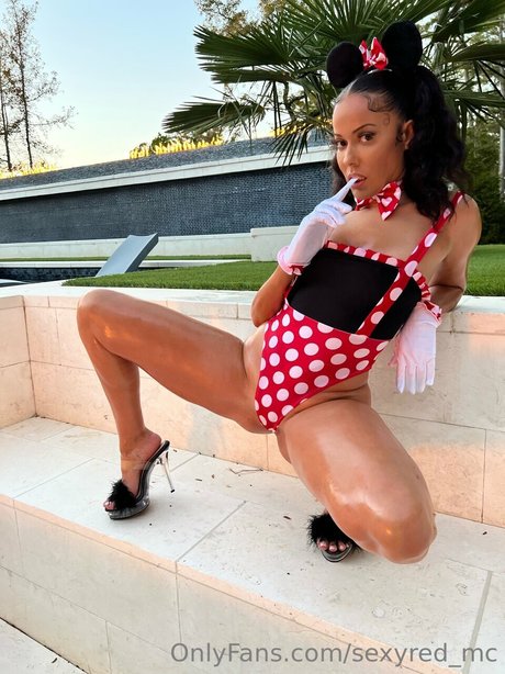 Sexy Red onlyfans page
