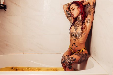 Luna Extreme_ is on onlyfans