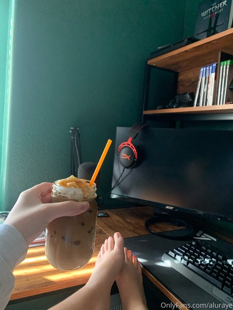 Aluraye onlyfans star