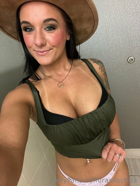 Raska chick onlyfans nude