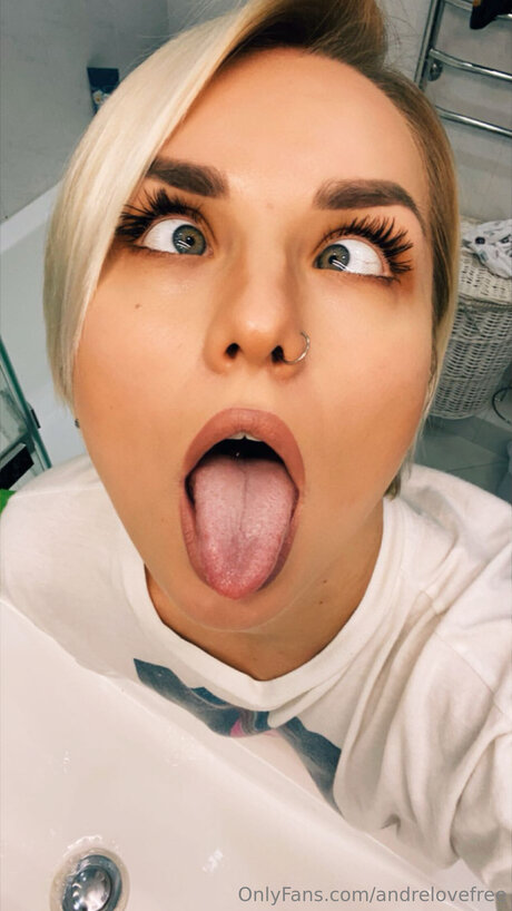 Andrelovefree free only fans