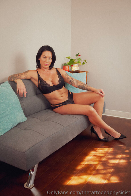 Thetattooedphysicist onlyfans nide