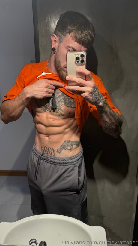 Quimeytattooer onlyfans strip