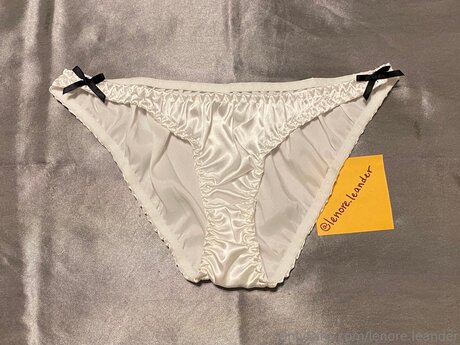 Lenore Leander onlyfans leams