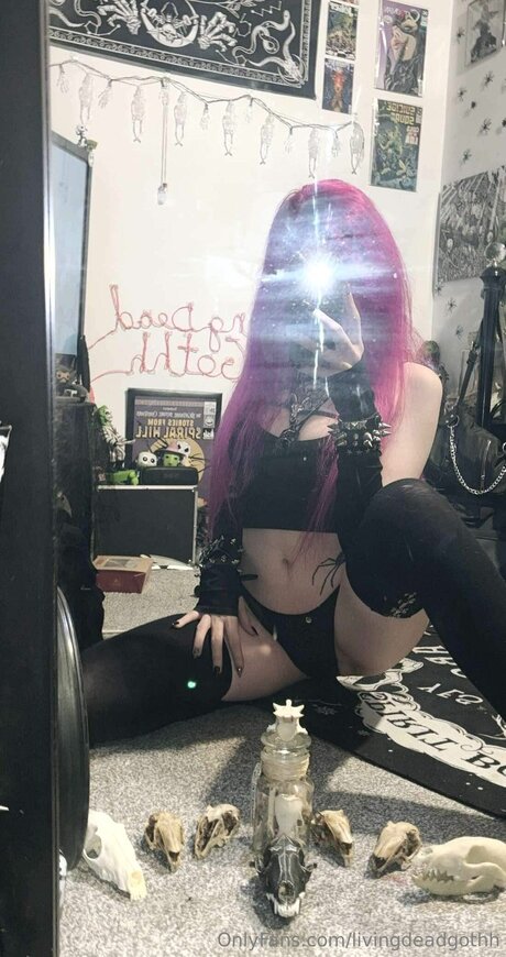 Livingdeadgothh onlyfans leaked free
