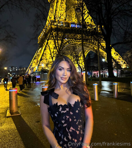 Frankiesims onlyfans model