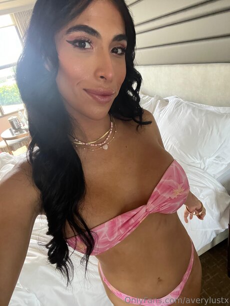 Averylustx onlyfans desnuda
