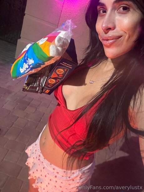 Averylustx onlyfans pictures