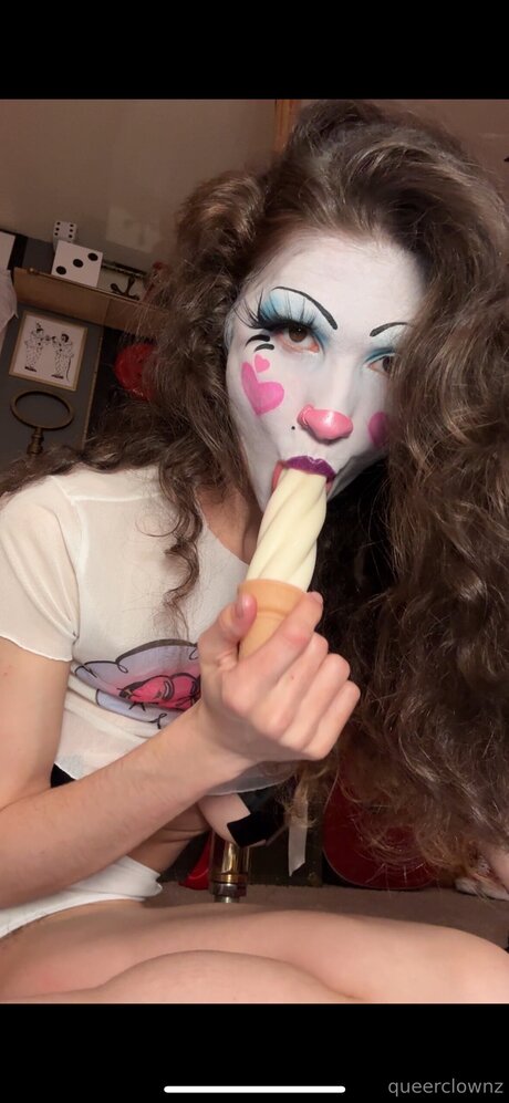 Queerclownzfree onlyfans nude tits