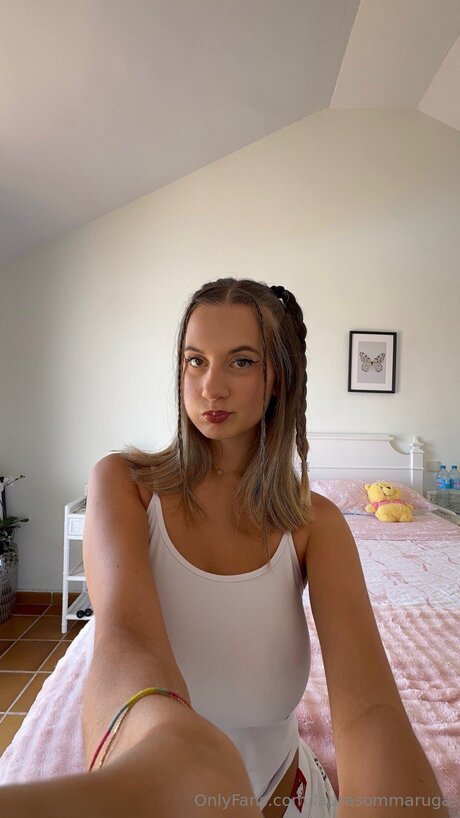 Laurasommaruga topless onlyfans