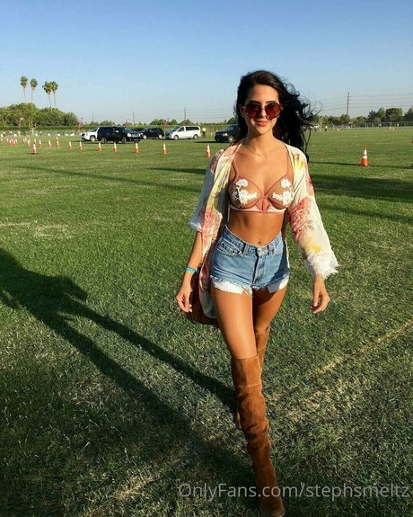 Stephanie Smeltz onlyfans leak ass