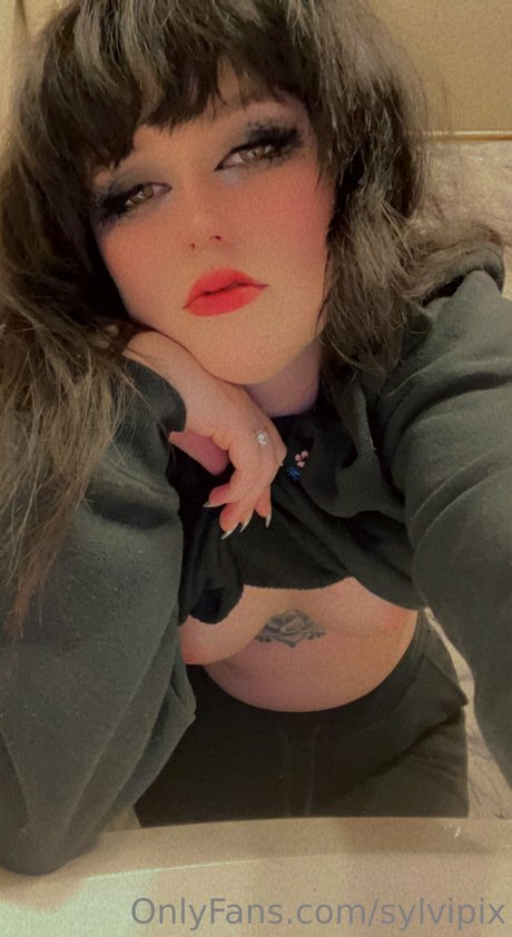 Sylvipix Young Goth Milf onlyfans for free