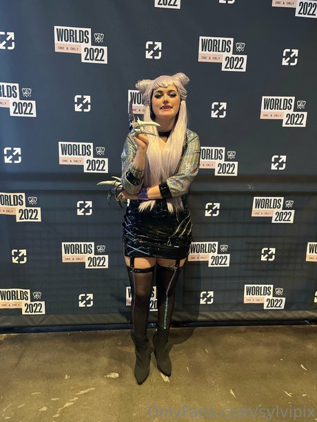 Sylvipix Young Goth Milf only fans leaked