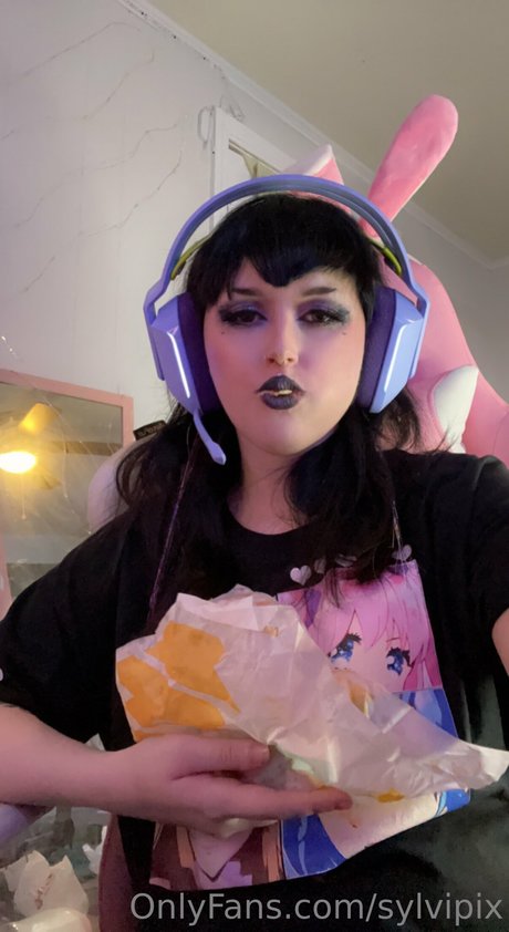 asian brunette onlyfans free nude photo