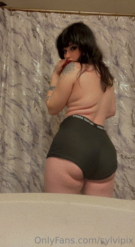 Sylvipix Young Goth Milf onlyfans leaks sex